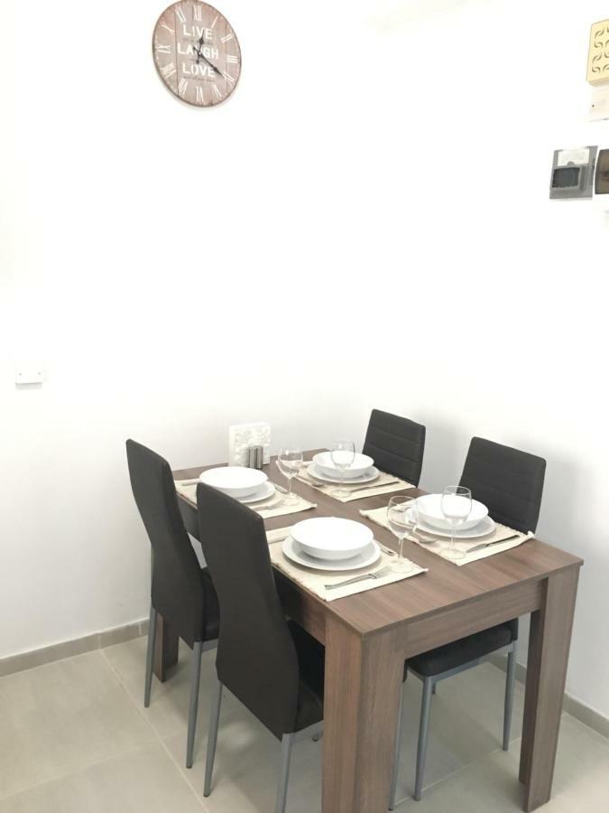 Larnaca Beach Apartment 44 Luaran gambar